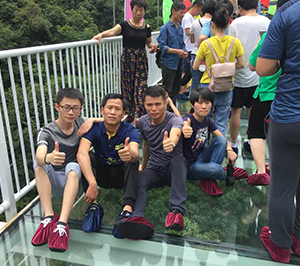 科威鲸全体成员一起游玩
